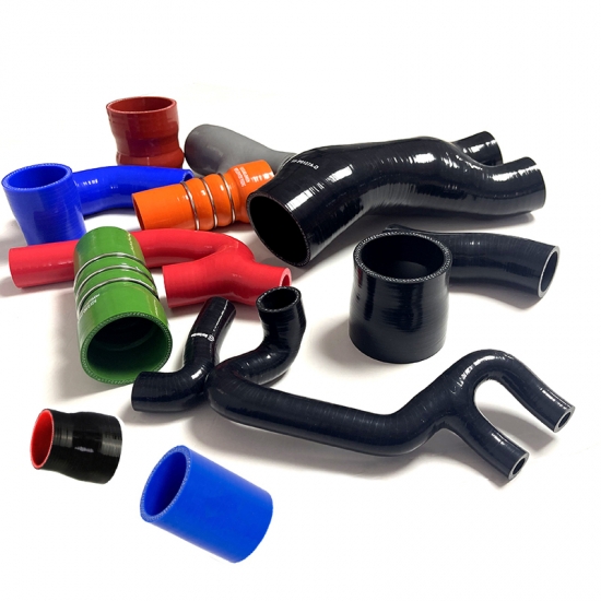 Kundenspezifische Kfz-Gummi-Turborohre, Kühler-Vakuum-Silikonschlauch, Rohr-Winkelschlauch, mehrfarbiger Kühlerschlauch
        